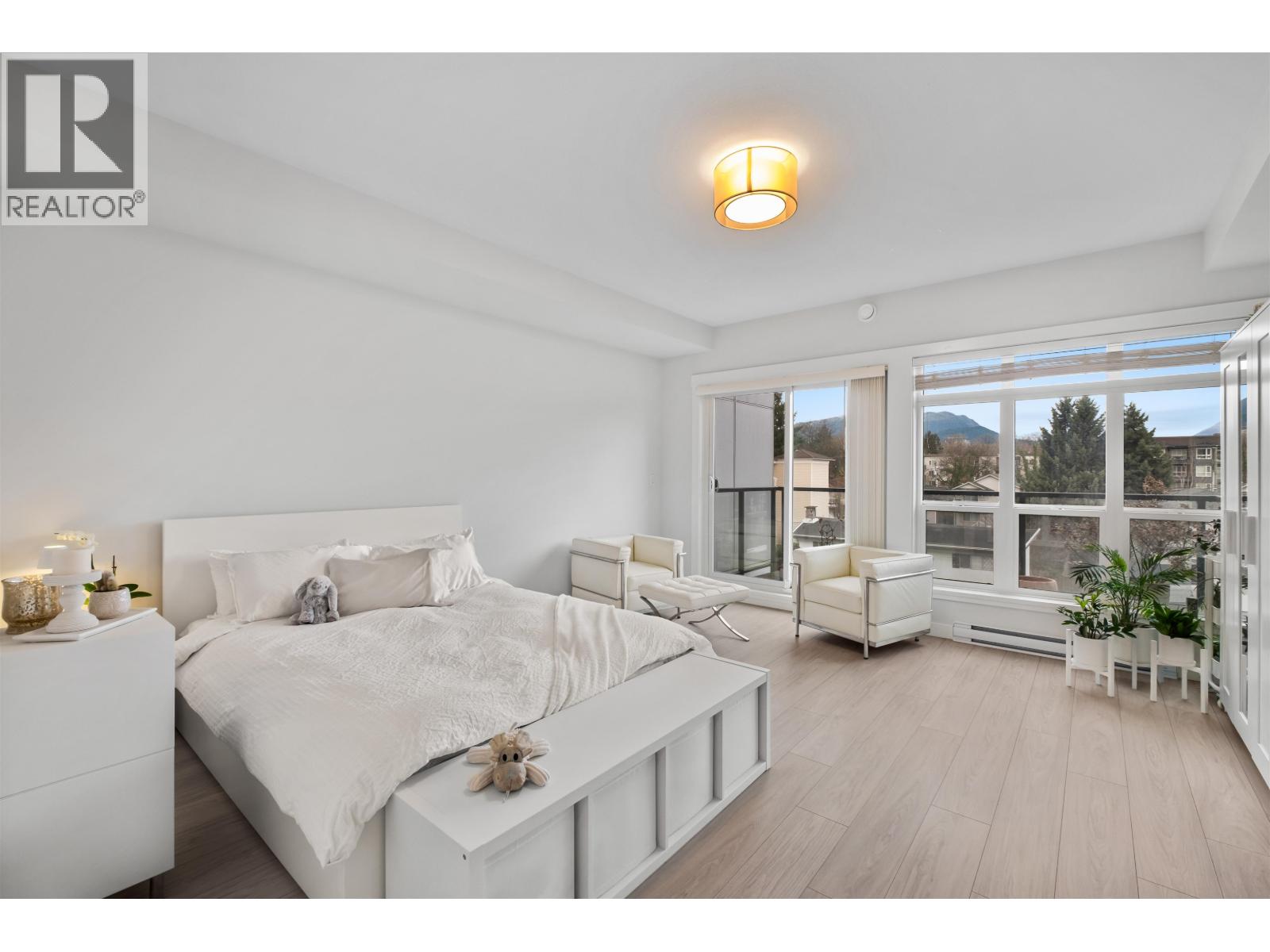 301 2356 WELCHER AVENUE, Port Coquitlam, British Columbia V3C1X5