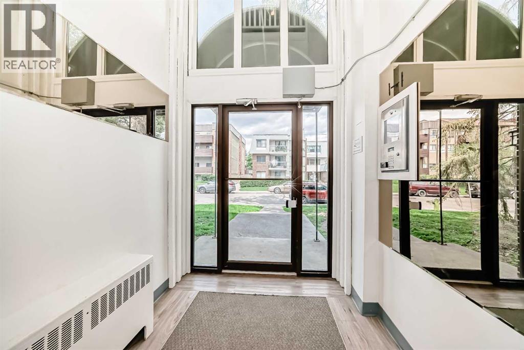 Apartment for Sale in 305, 635 57 Avenue SW|Calgary, Alberta T2V0H5 3