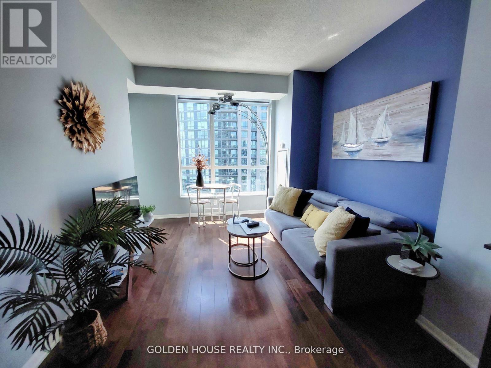 2309 - 215 FORT YORK BOULEVARD