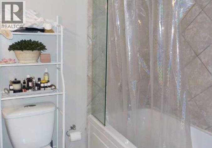 Apartment for Sale in 104, 2303 17A Street SW|Calgary, Alberta T2T4S3 4