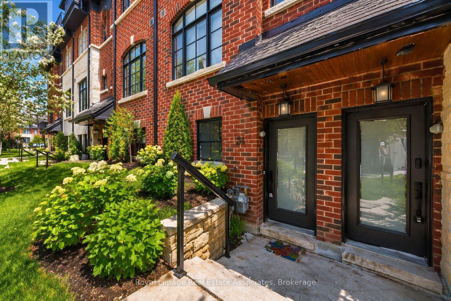 Row / Townhouse for Sale in 56 - 30 LUNAR CRESCENT|Mississauga (Streetsville), Ontario L5M2R5 2