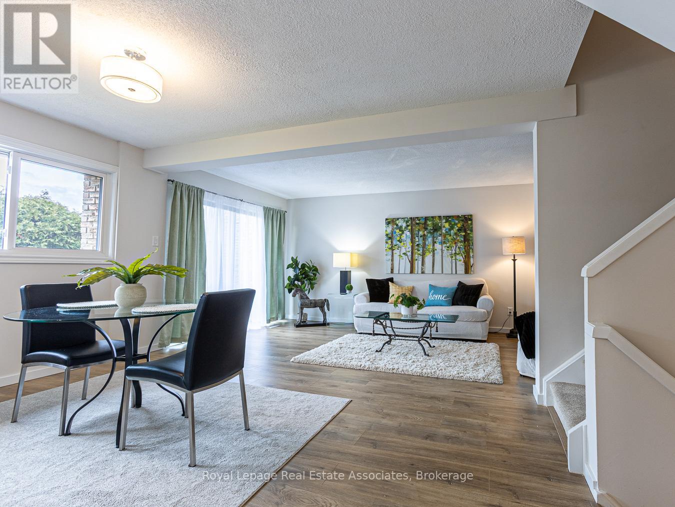 Row / Townhouse for Sale in 57 - 2605 WOODCHESTER DRIVE|Mississauga (Sheridan), Ontario L5K2E3 3