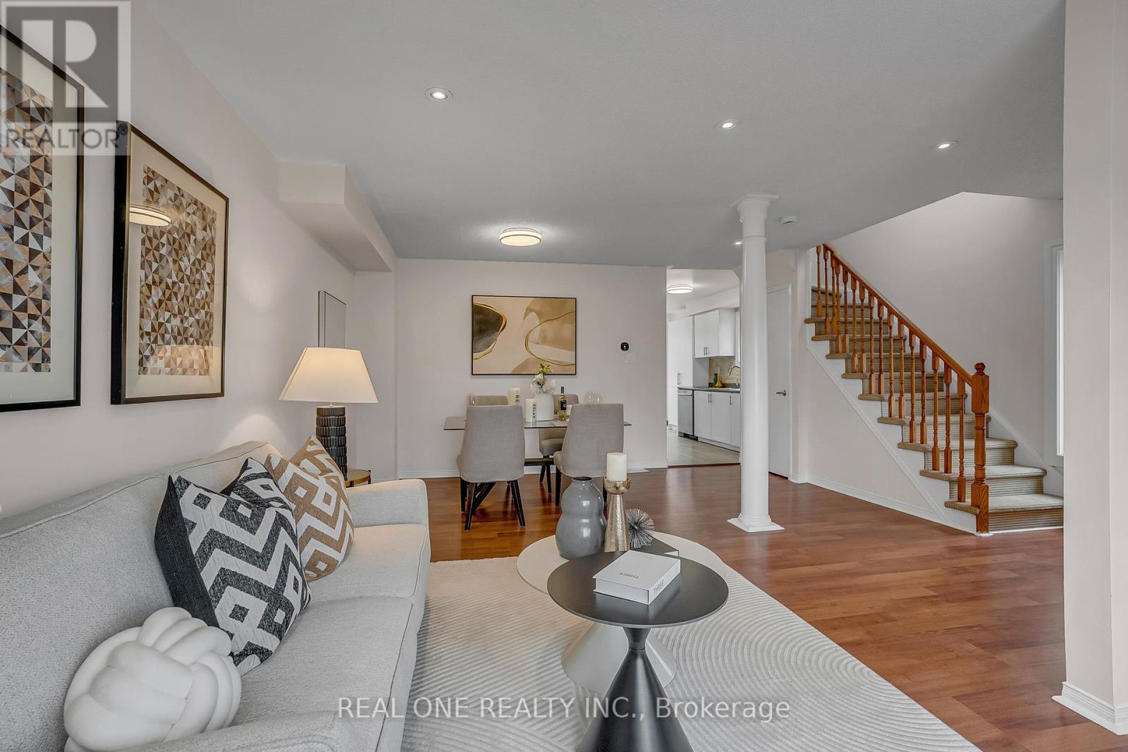 Row / Townhouse for Sale in 21 - 1485 TORRINGTON DRIVE|Mississauga (East Credit), Ontario L5V1Y3 4