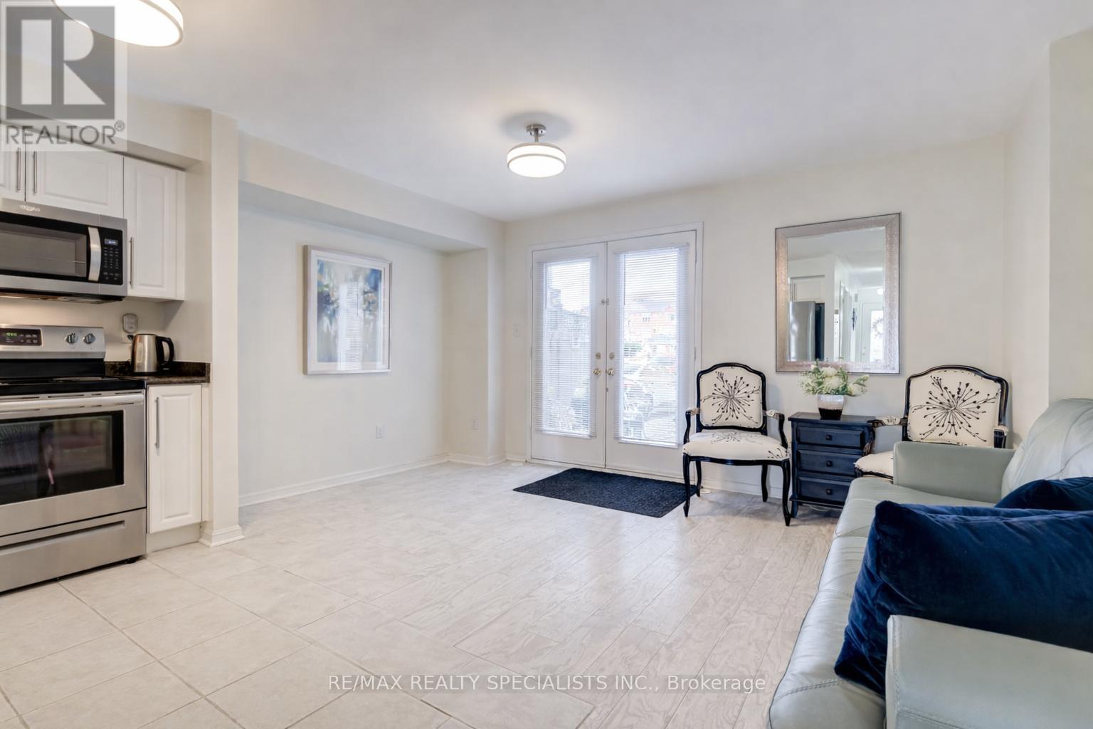 Row / Townhouse for Sale in 16 - 3975 EGLINTON AVENUE W|Mississauga (Churchill Meadows), Ontario L5M0E7 3