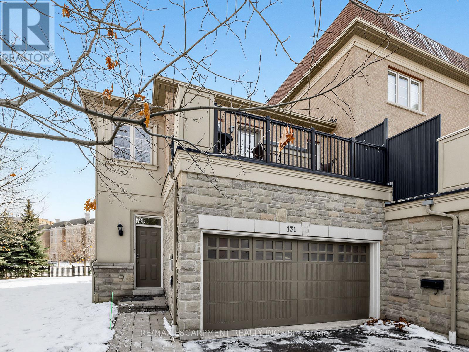 Row / Townhouse for Sale in 131 ROBERT SPECK PARKWAY|Mississauga (City Centre), Ontario L4Z0A6 3