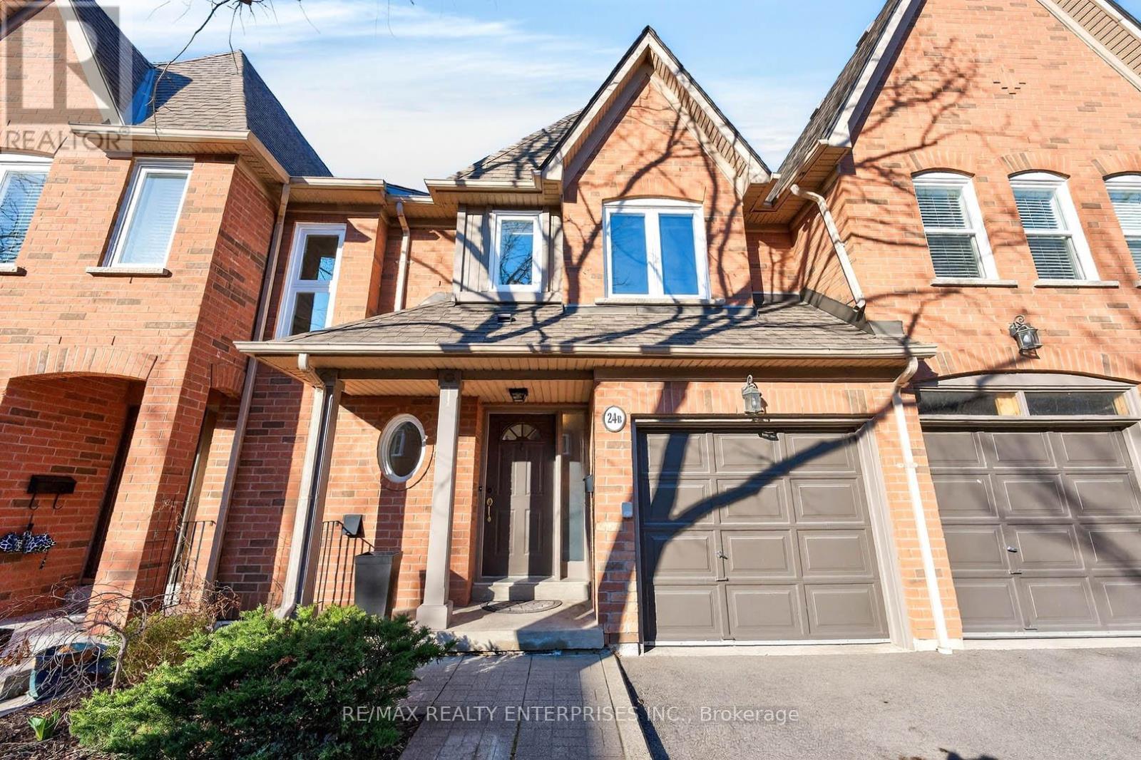Row / Townhouse for Sale in 24B - 1084 QUEEN STREET W|Mississauga (Lorne Park), Ontario L5H4K4 2