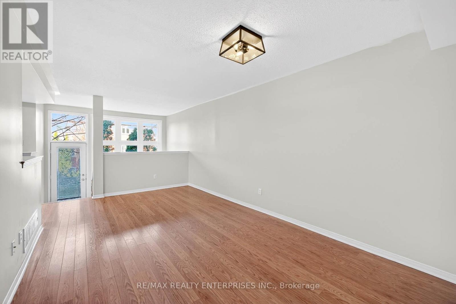 Row / Townhouse for Sale in 24B - 1084 QUEEN STREET W|Mississauga (Lorne Park), Ontario L5H4K4 5