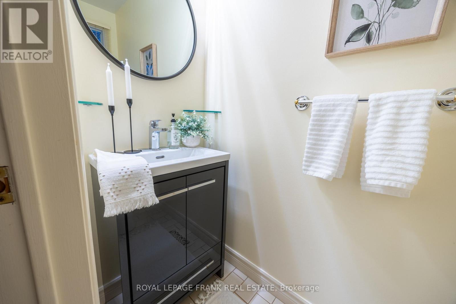 Row / Townhouse for Sale in 23 - 385 THE EAST MALL|Toronto (Islington-City Centre West), Ontario M9B6C6 5