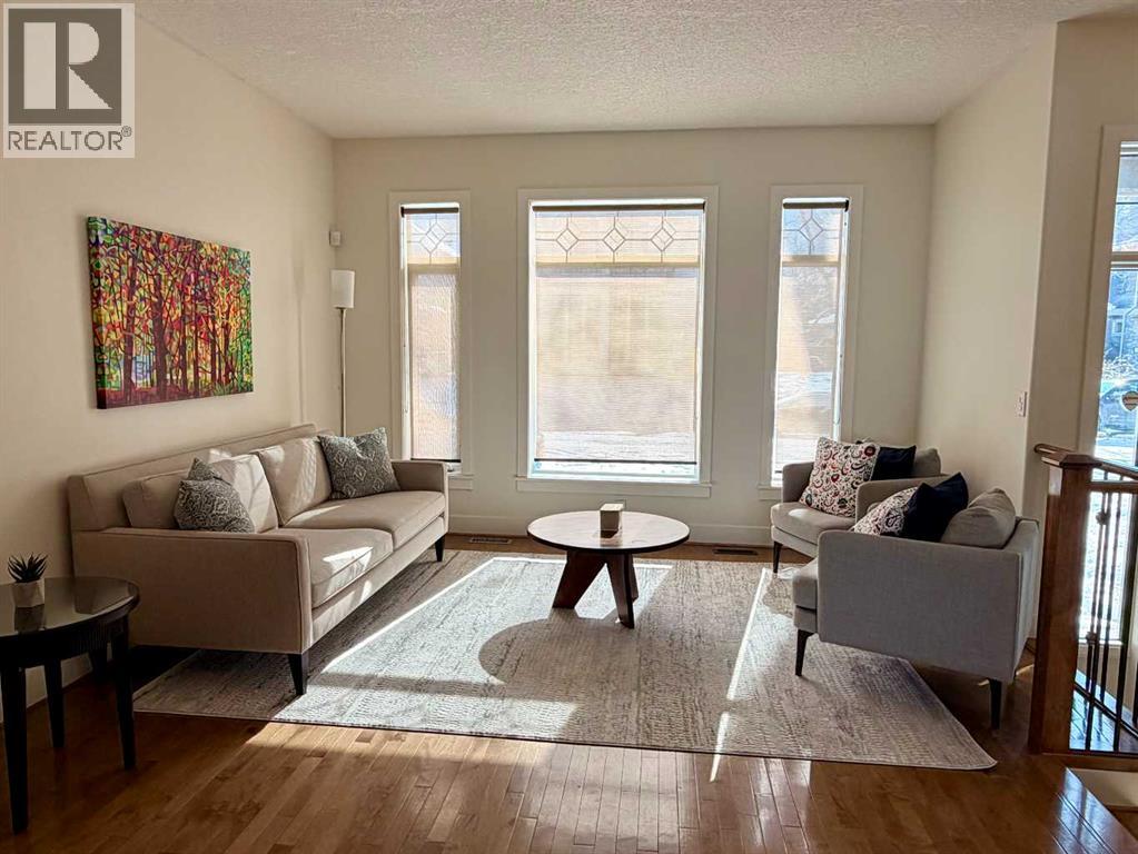Duplex for Sale in 624 27 Avenue NW|Calgary, Alberta T2M2J1 4
