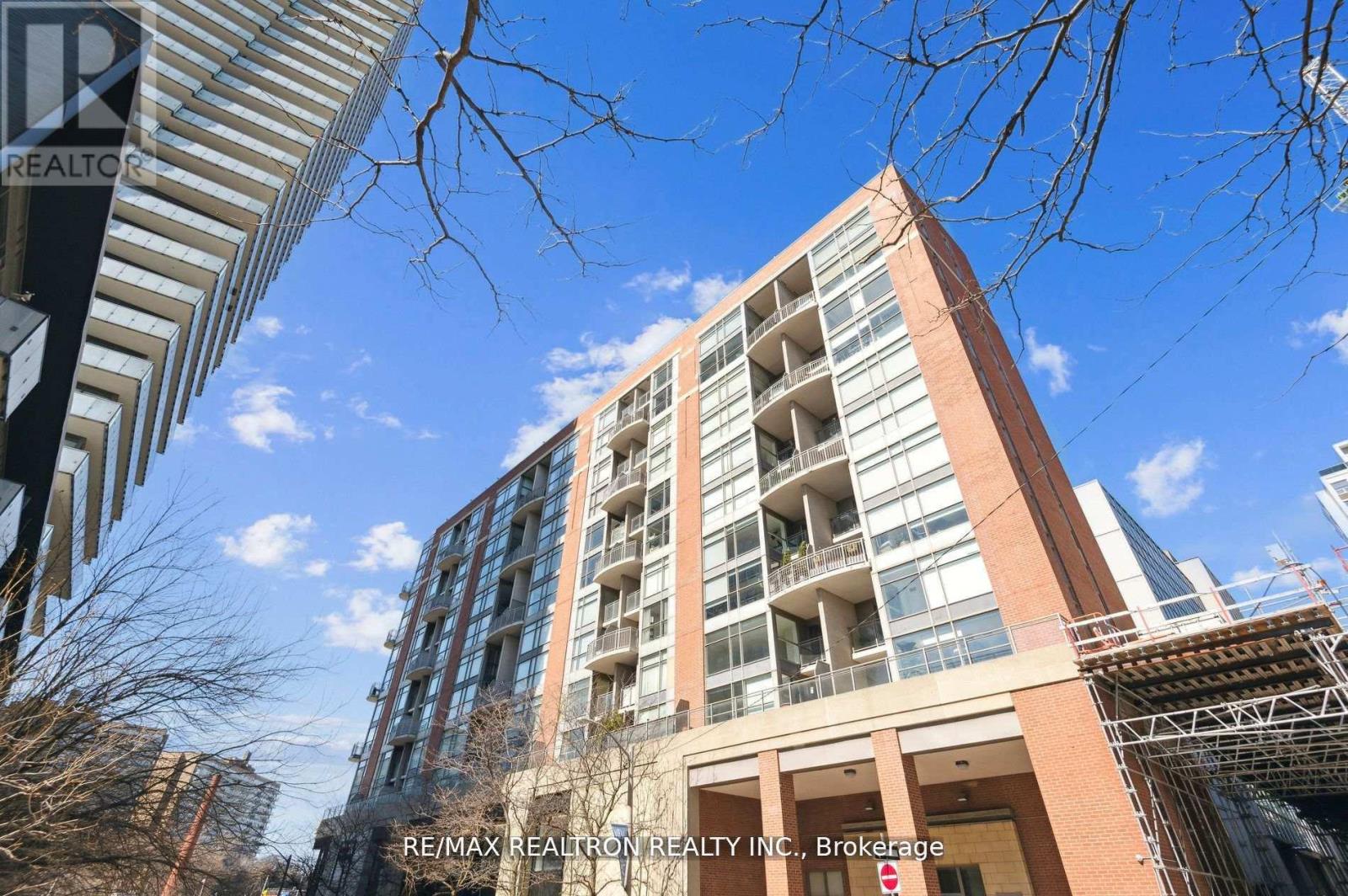 906 - 18 MERTON STREET