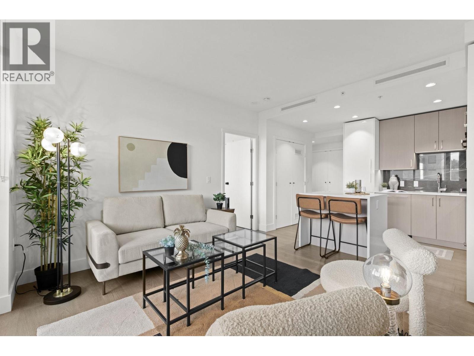 For sale: 201 1675 LIONS GATE LANE, North Vancouver, British
