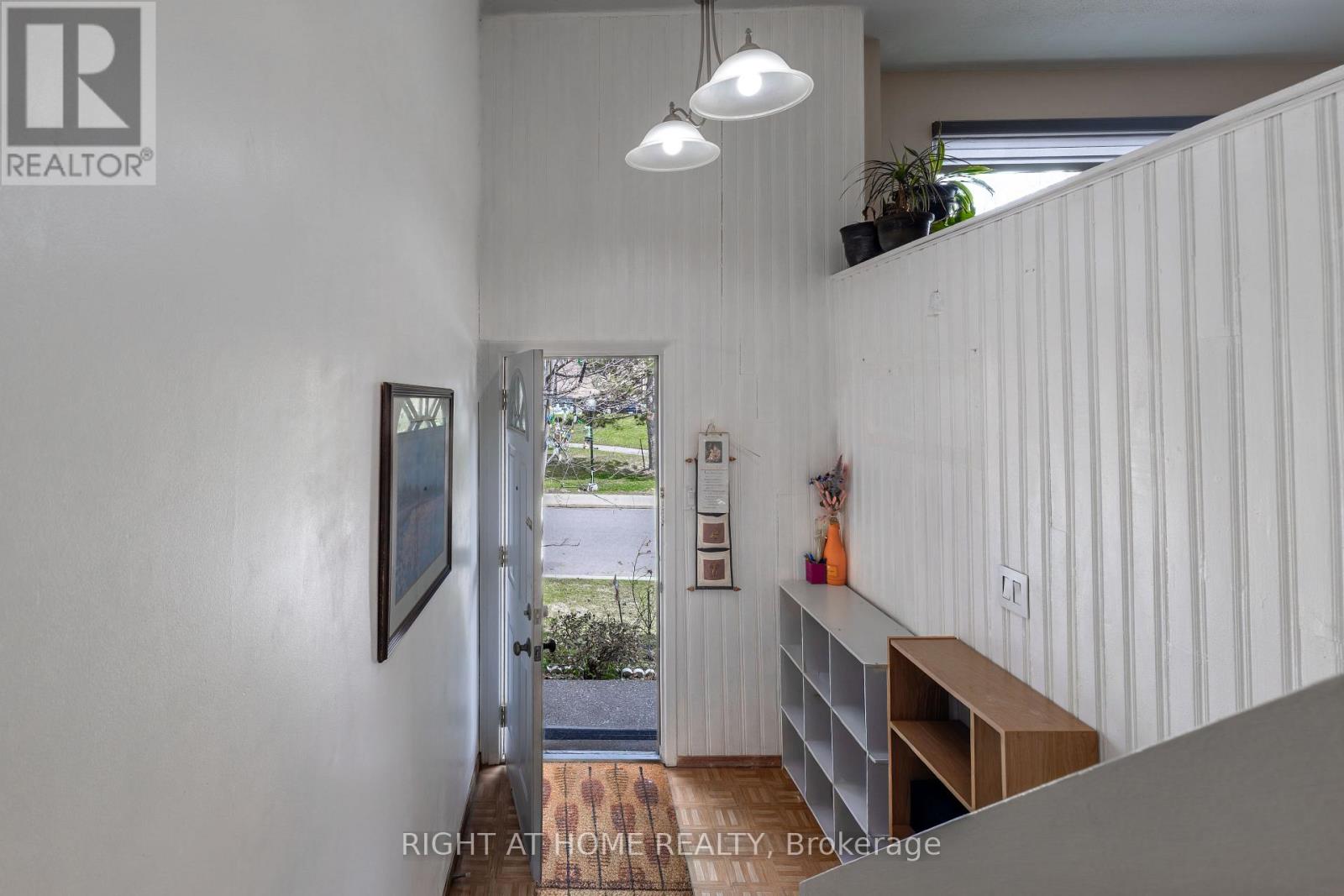 Row / Townhouse for Sale in 56 - 1221 DUNDIX RD ROAD|Mississauga (Applewood), Ontario L4Y3Y9 3