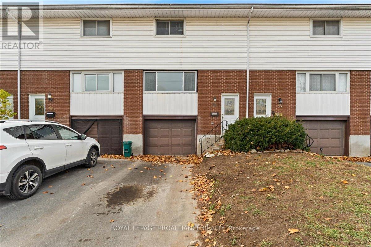 42 O'HARE STREET, Belleville (Belleville Ward), Ontario K8P4N1