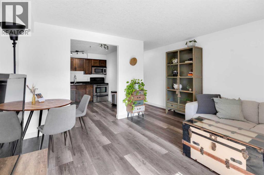 Apartment for Sale in 204, 931 2 Avenue NW|Calgary, Alberta T2N0E6 5