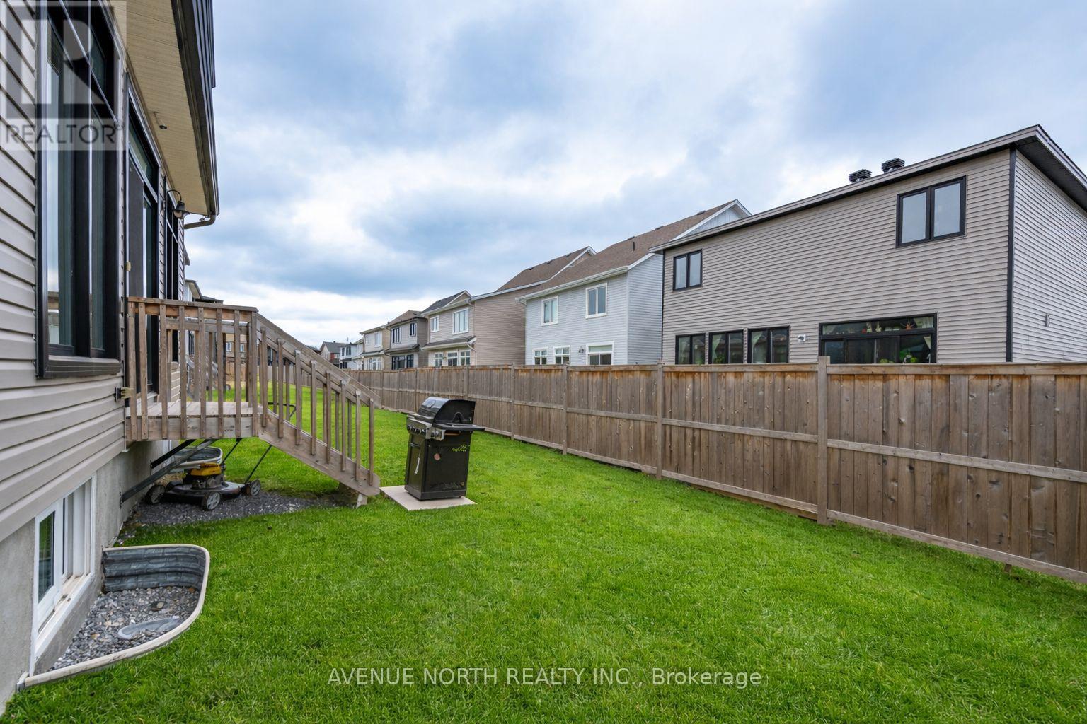 For sale: 707 MOONFLOWER CRESCENT, Ottawa, Ontario K1T0X8