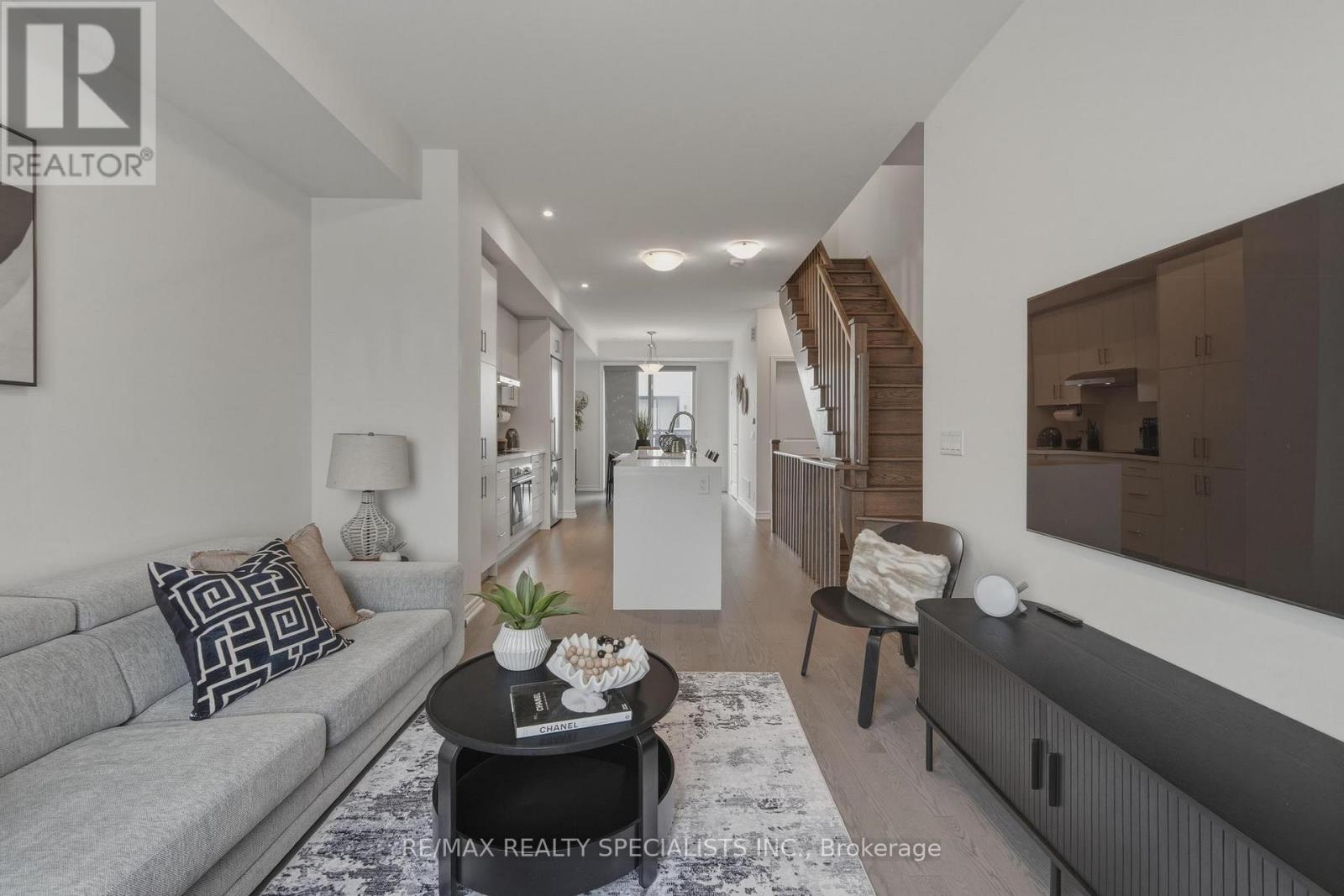 Row / Townhouse for Sale in 27 - 348 WHEAT BOOM DRIVE|Oakville (JM Joshua Meadows), Ontario L6H3V6 5