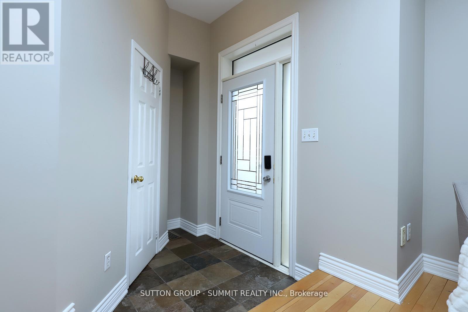 Row / Townhouse for Sale in 260 GLENASHTON DRIVE|Oakville (RO River Oaks), Ontario L6H6H5 3