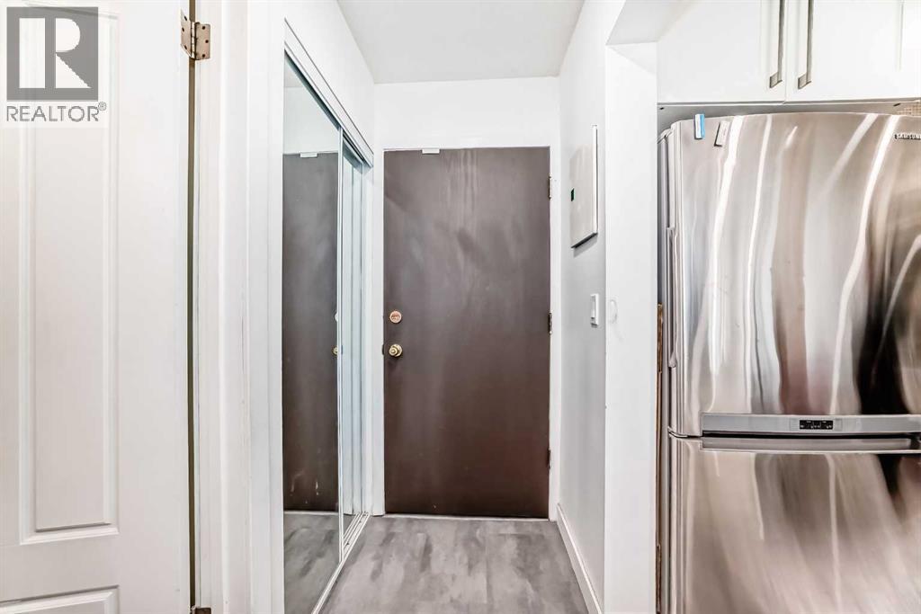 Apartment for Sale in 103, 1817 16 Street SW|Calgary, Alberta T2T4E3 2