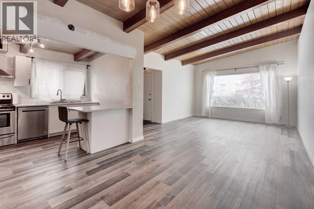 Duplex for Sale in 717 67 Avenue SW|Calgary, Alberta T2V0M4 4