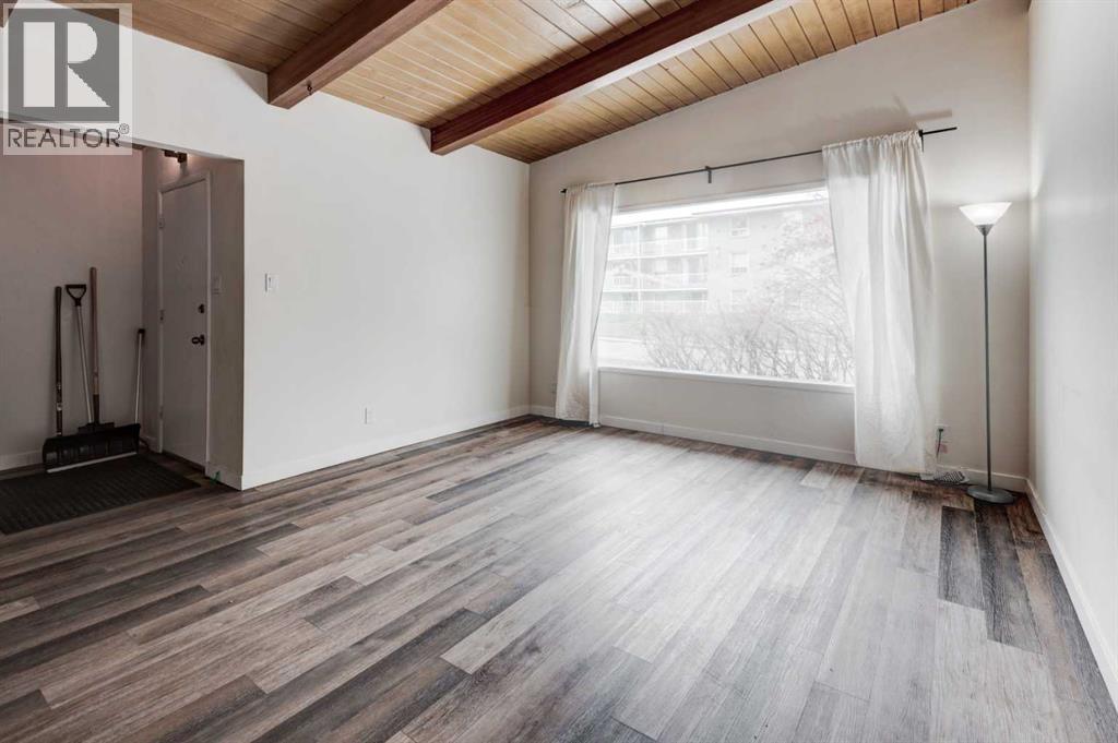 Duplex for Sale in 717 67 Avenue SW|Calgary, Alberta T2V0M4 5