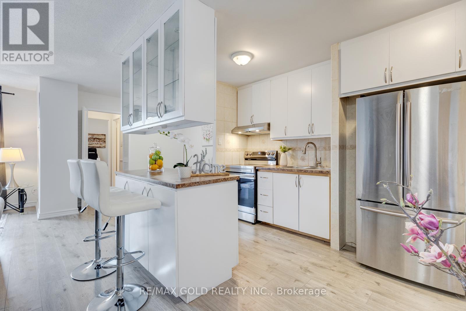 Row / Townhouse for Sale in 235 - 2095 ROCHE COURT|Mississauga (Sheridan), Ontario L5K2C8 4