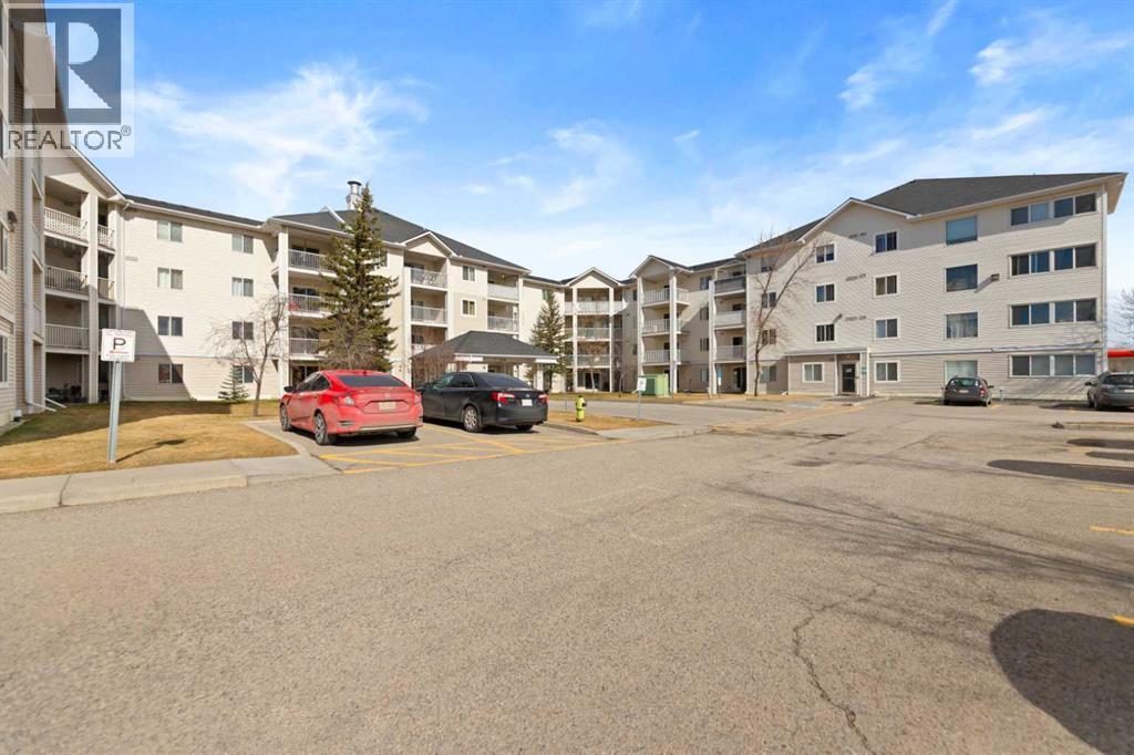 Apartment for Sale in 1102, 6224 17 Avenue SE|Calgary, Alberta T2A7X8 2