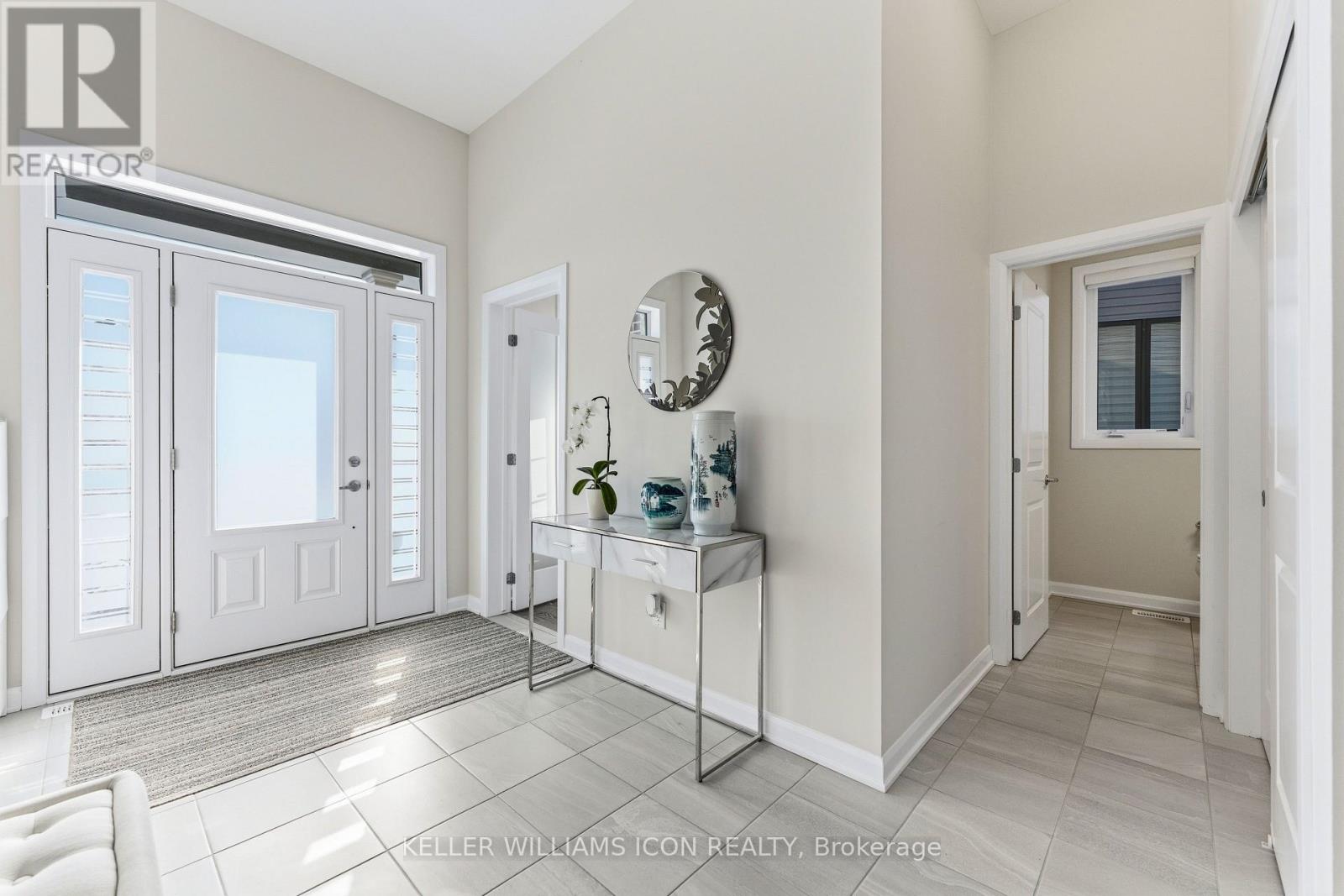 For sale: 352 CLOYNE CRESCENT, Ottawa, Ontario K2J6W4 - X12974310 ...