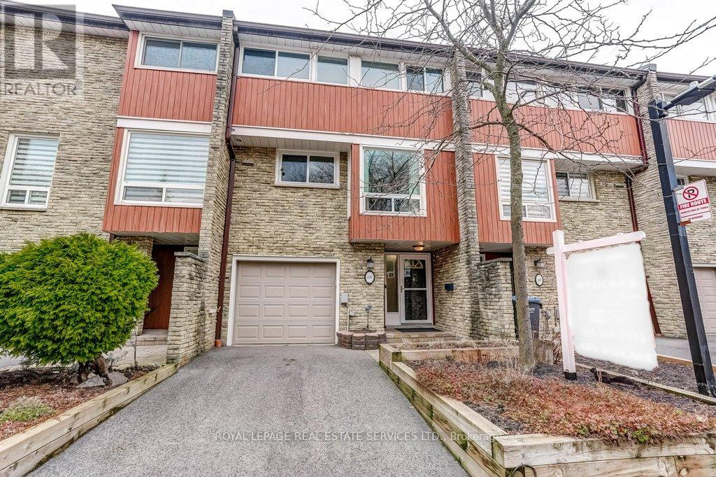 Row / Townhouse for Sale in 68 - 915 INVERHOUSE DRIVE|Mississauga (Clarkson), Ontario L5J4B2 2
