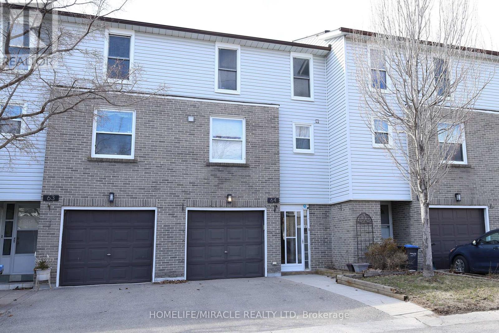 Row / Townhouse for Sale in 64 - 2440 BROMSGROVE ROAD|Mississauga (Clarkson), Ontario L5J4J7 3