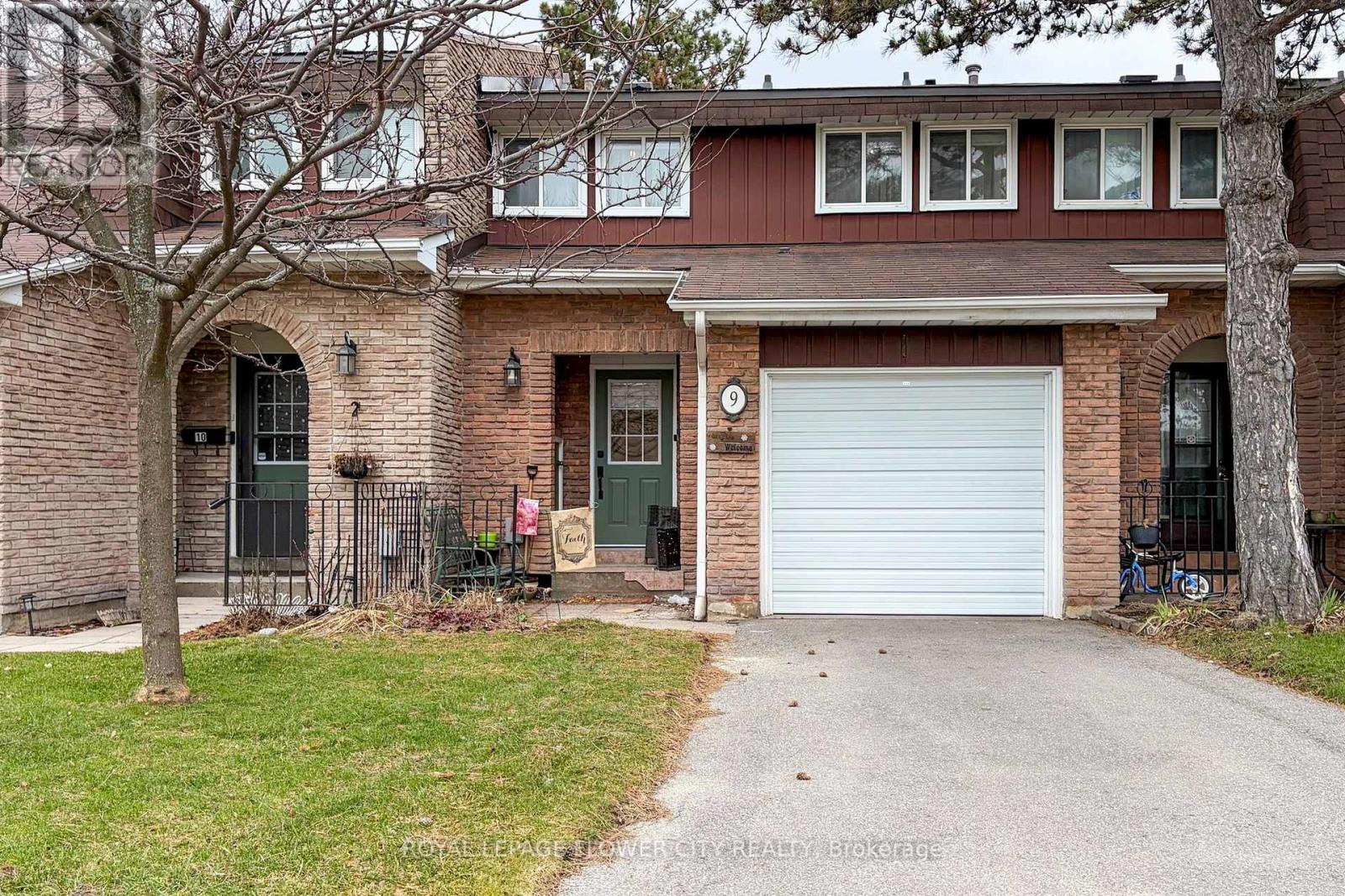 Row / Townhouse for Sale in 9 - 3350 HORNBEAM CRESCENT|Mississauga (Erin Mills), Ontario L5L3Z7 2