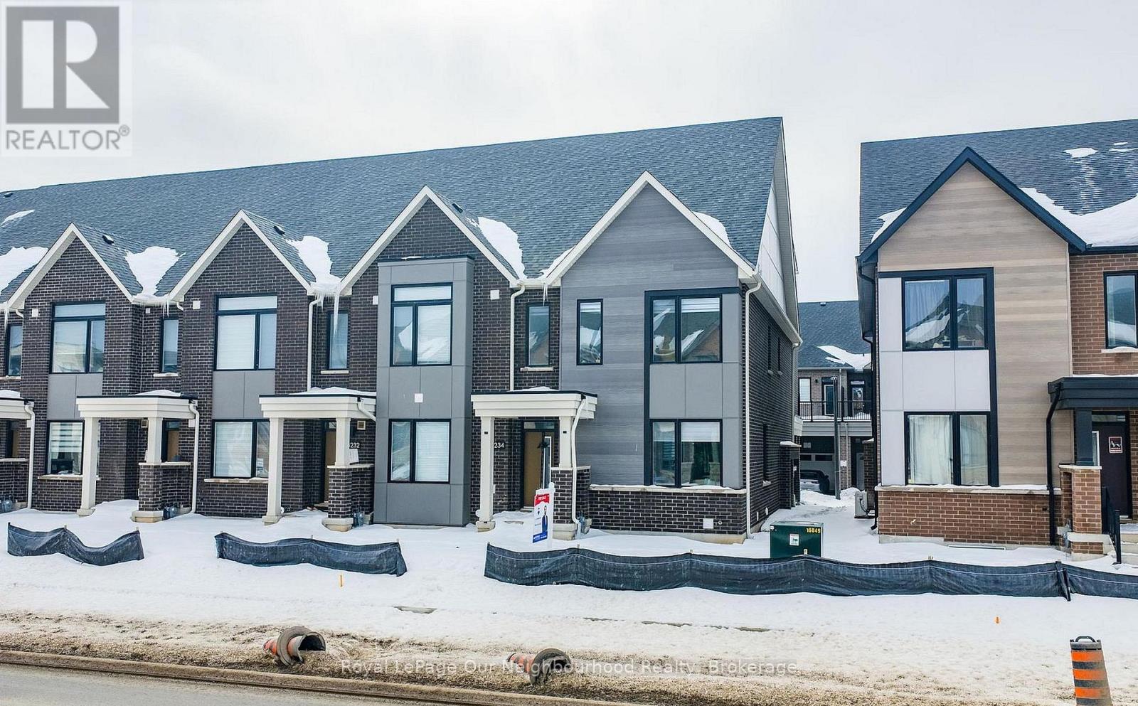Row / Townhouse for Sale in 3234 SIXTH LINE|Oakville (GO Glenorchy), Ontario L6M4K1 2