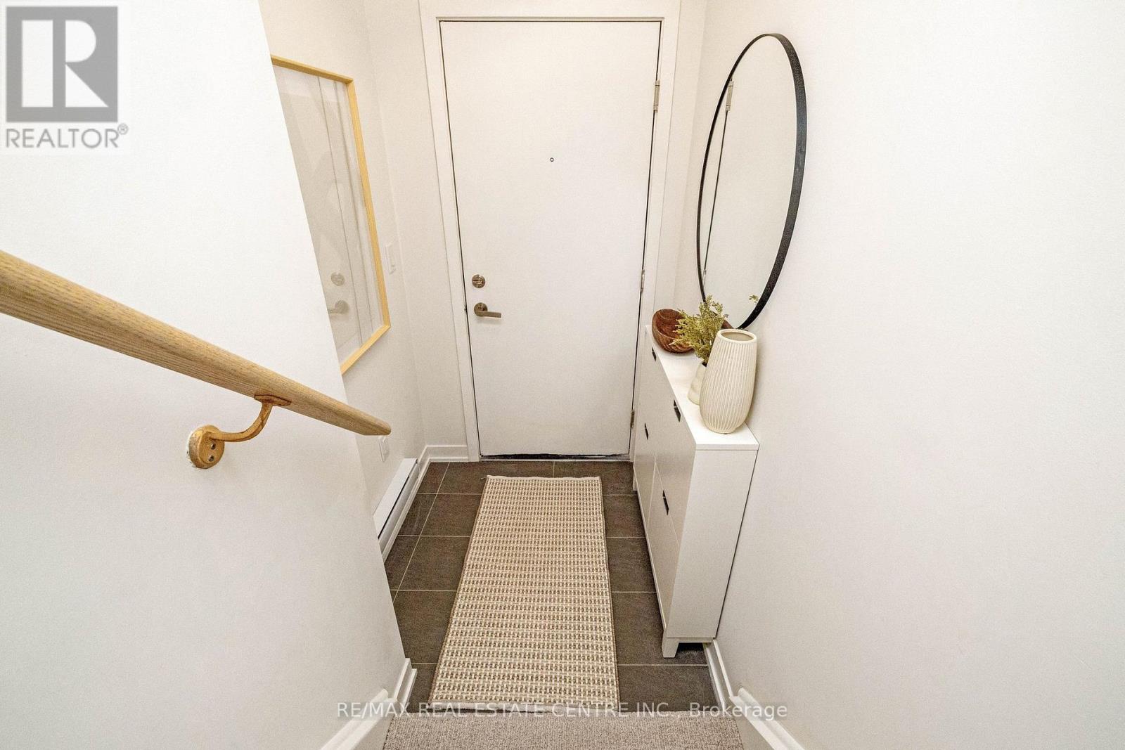 Row / Townhouse for Sale in 18 - 3409 RIDGEWAY DRIVE|Mississauga (Erin Mills), Ontario L5L0B9 3