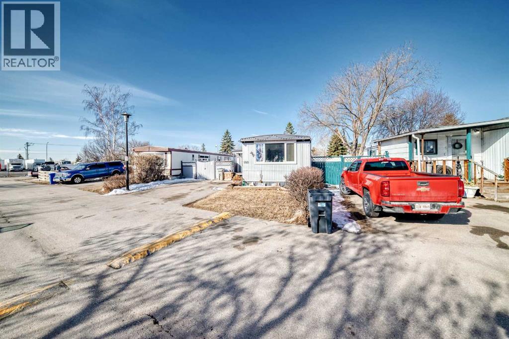Mobile Home for Sale in 180, 6724 17 Avenue SE|Calgary, Alberta T2A0W5 2