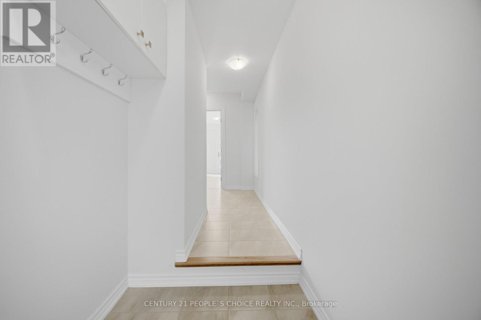 Row / Townhouse for Sale in 5925 SAIGON STREET|Mississauga (East Credit), Ontario L5V2V9 5