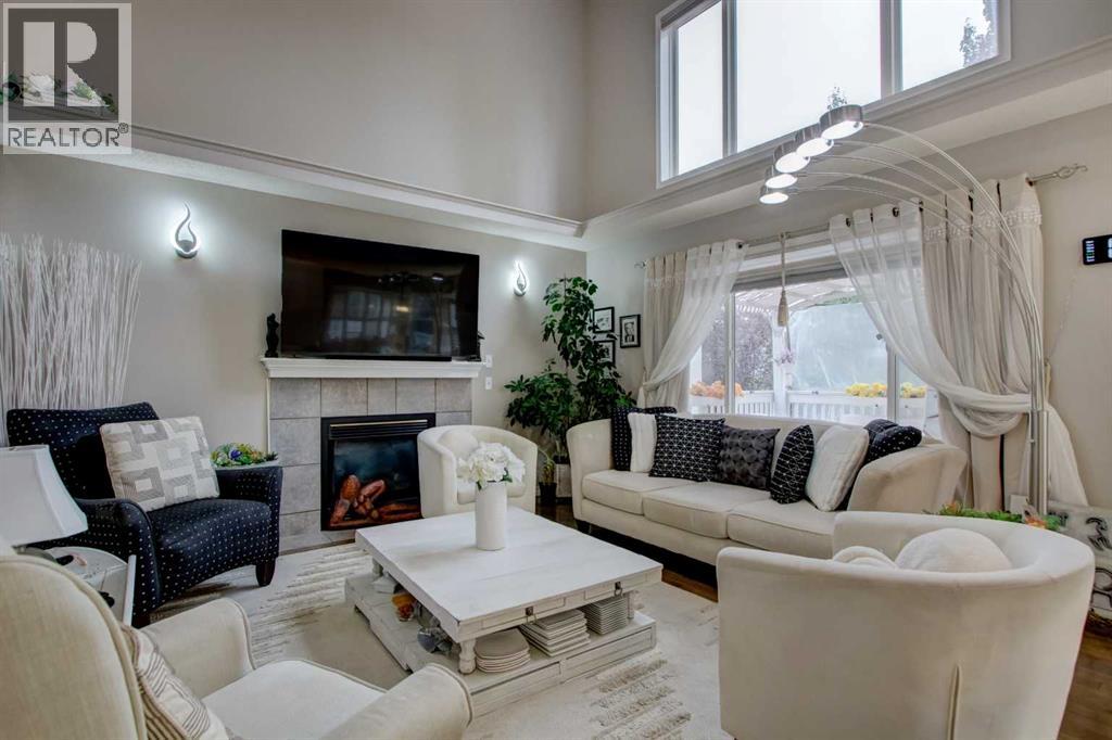 House for Sale in 1121 Sierra Morena Court SW|Calgary, Alberta T3H3N1 4