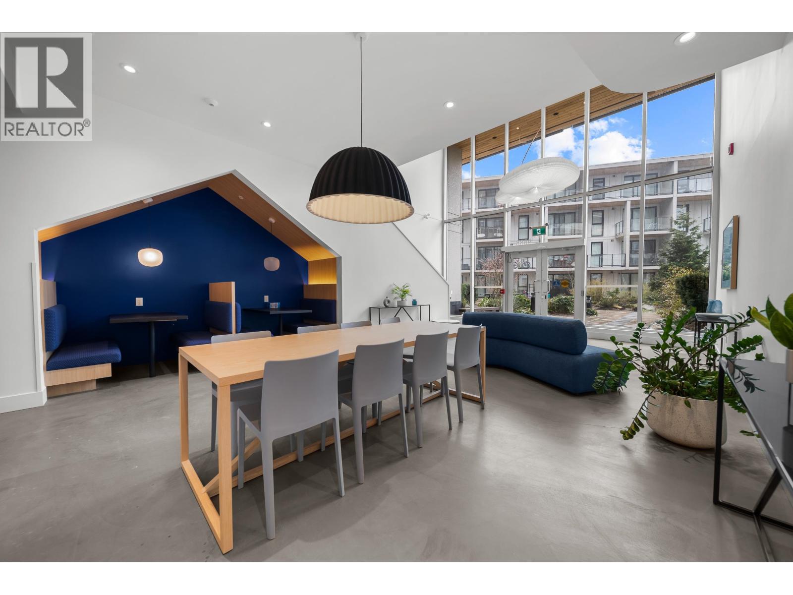 For sale: 305 9580 TOWER ROAD, Burnaby, British Columbia V5A0G5 ...