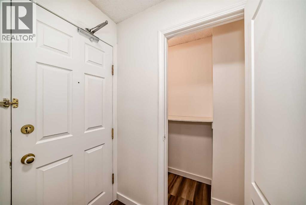 Apartment for Sale in 512, 110 2 Avenue SE|Calgary, Alberta T2G0B3 4