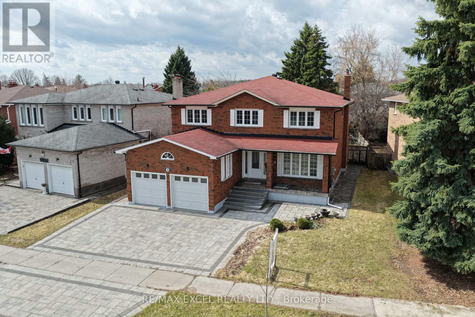 Luxury custom-built home in Cachet, Markham