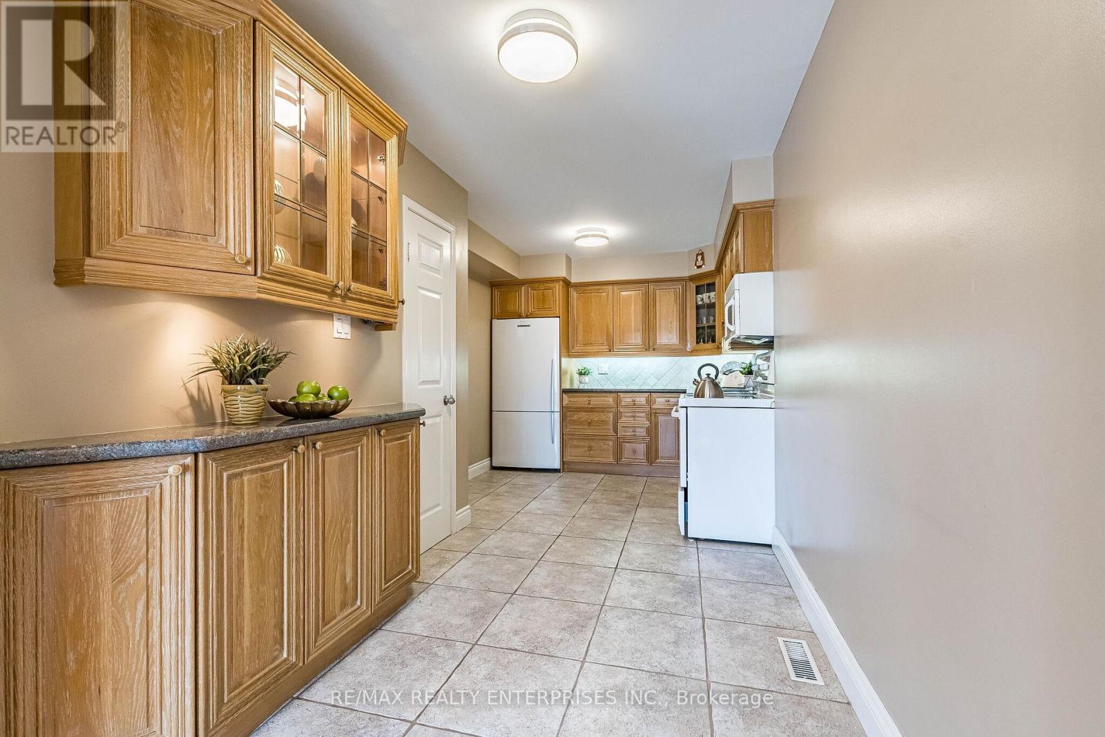 Row / Townhouse for Sale in 3016 RYMAL ROAD|Mississauga (Applewood), Ontario L4Y4B4 3
