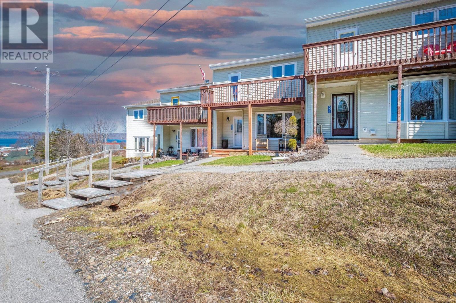 552 South Broadway Avenue