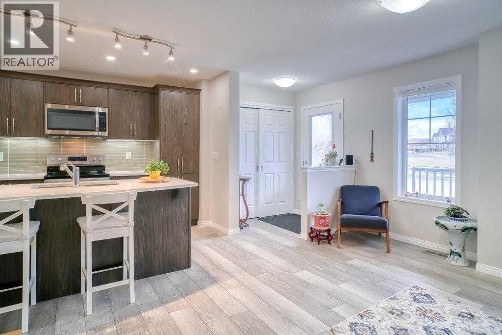 Row / Townhouse for Sale in 97 Yorkville Boulevard SW|Calgary, Alberta T2X4J9 4