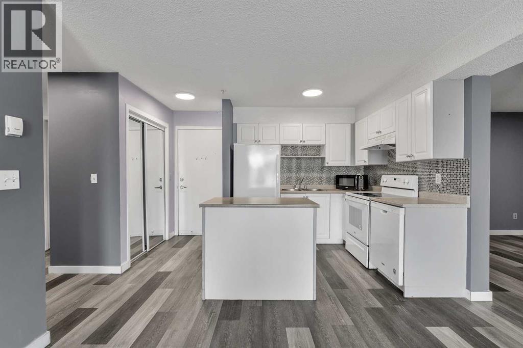 Apartment for Sale in 109, 1717 60 Street SE|Calgary, Alberta T2A7Y7 4