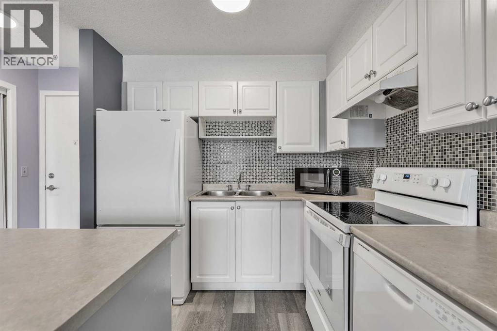 Apartment for Sale in 109, 1717 60 Street SE|Calgary, Alberta T2A7Y7 5