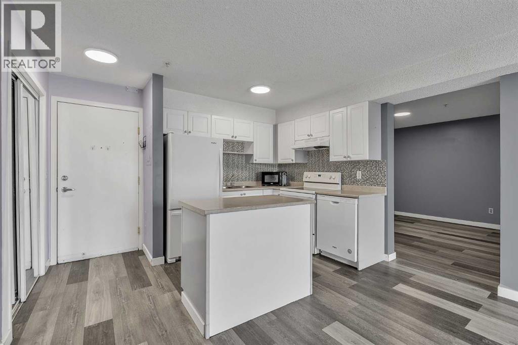 Apartment for Sale in 109, 1717 60 Street SE|Calgary, Alberta T2A7Y7 3