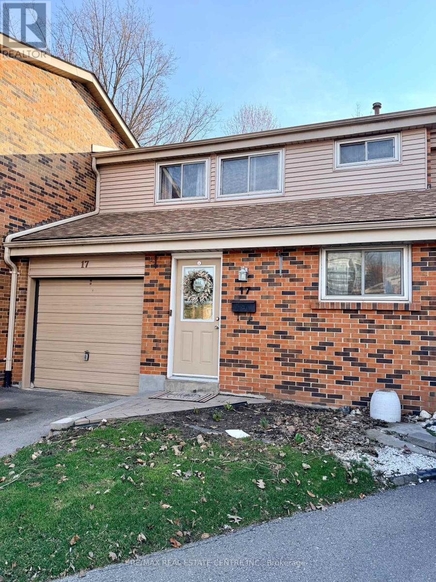 Row / Townhouse for Sale in 17 - 2755 WINDWOOD DRIVE|Mississauga (Meadowvale), Ontario L5N2C8 3