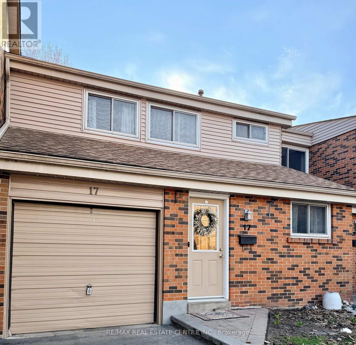 Row / Townhouse for Sale in 17 - 2755 WINDWOOD DRIVE|Mississauga (Meadowvale), Ontario L5N2C8 4