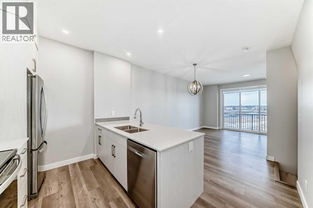 Row / Townhouse for Sale in 112 Evanscrest Square NW|Calgary, Alberta T3P1S2