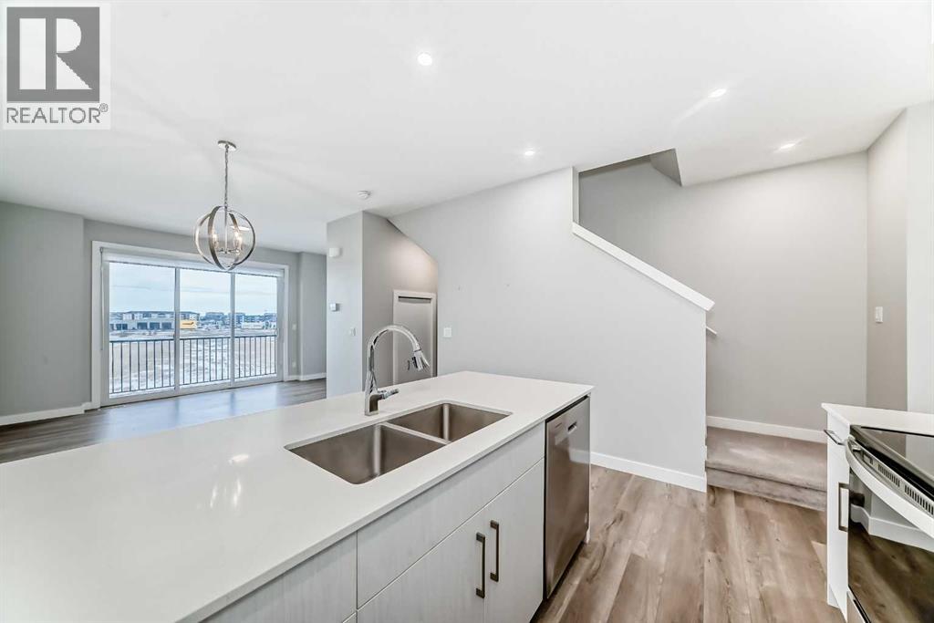 Row / Townhouse for Sale in 112 Evanscrest Square NW|Calgary, Alberta T3P1S2 5