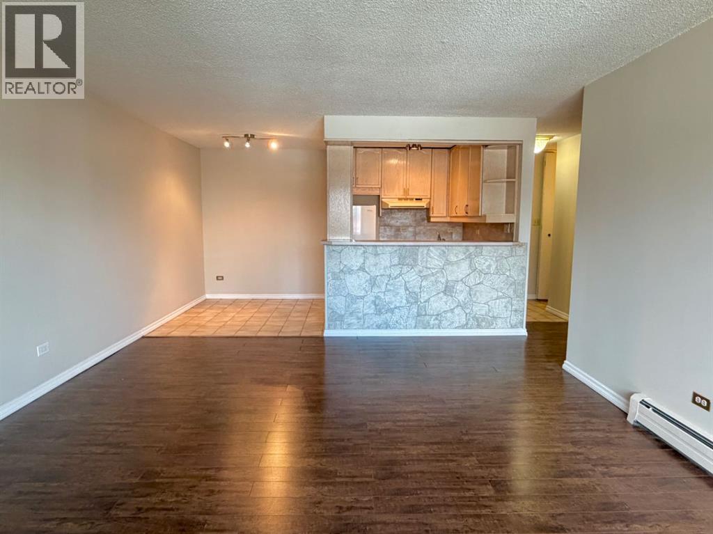 Apartment for Sale in 501, 903 19 Avenue SW|Calgary, Alberta T2T0H8 3