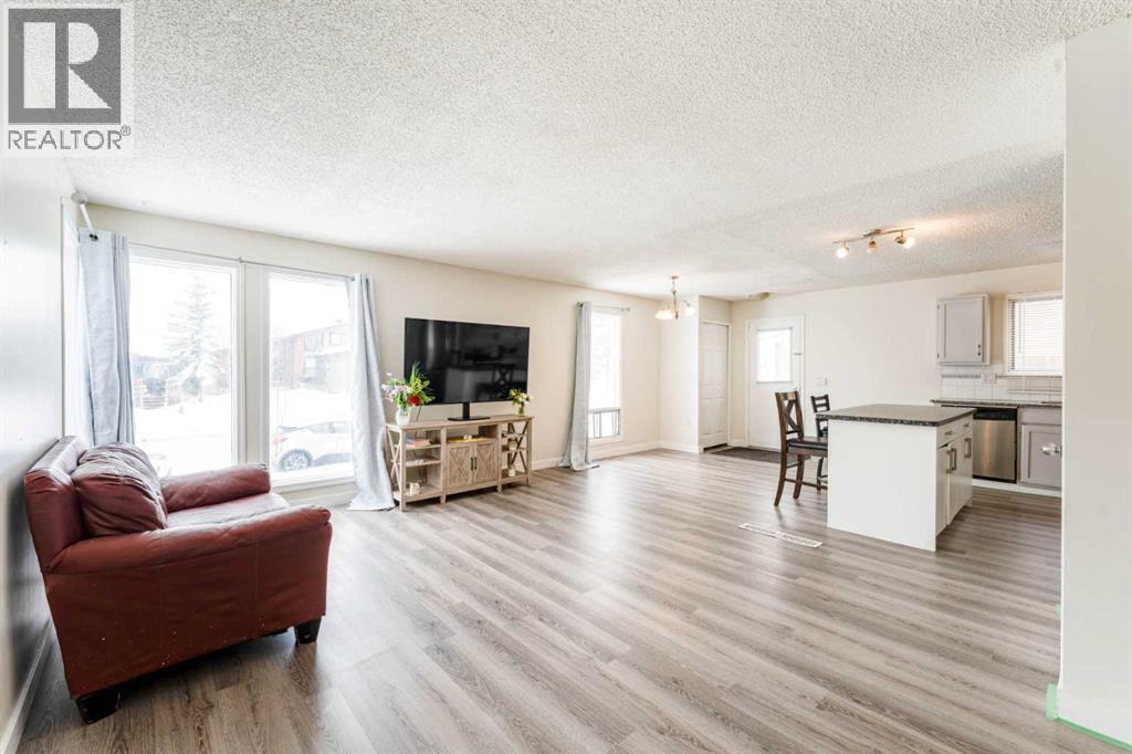 House for Sale in 147 Templewood Drive NE|Calgary, Alberta T1Y4M5 4